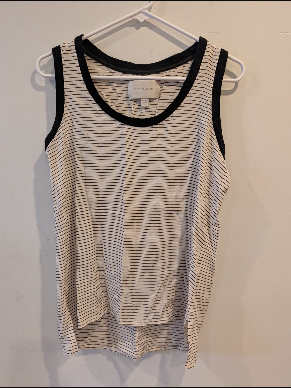 Brochu Walker White Tank Black Trim Black Stripes Top S Silk Classic Summer
